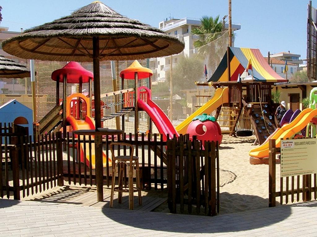 Hotel Confort ريميني المظهر الخارجي الصورة