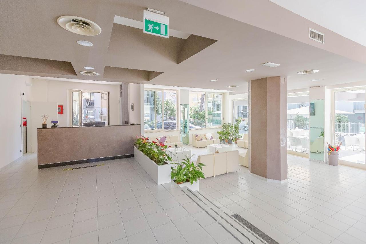 Hotel Confort ريميني المظهر الخارجي الصورة