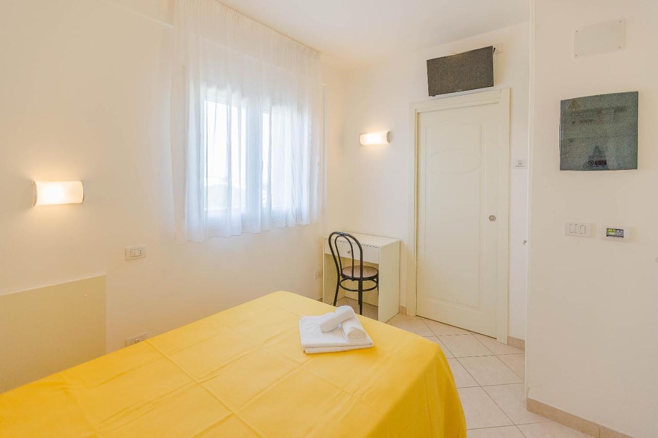 Hotel Confort ريميني المظهر الخارجي الصورة