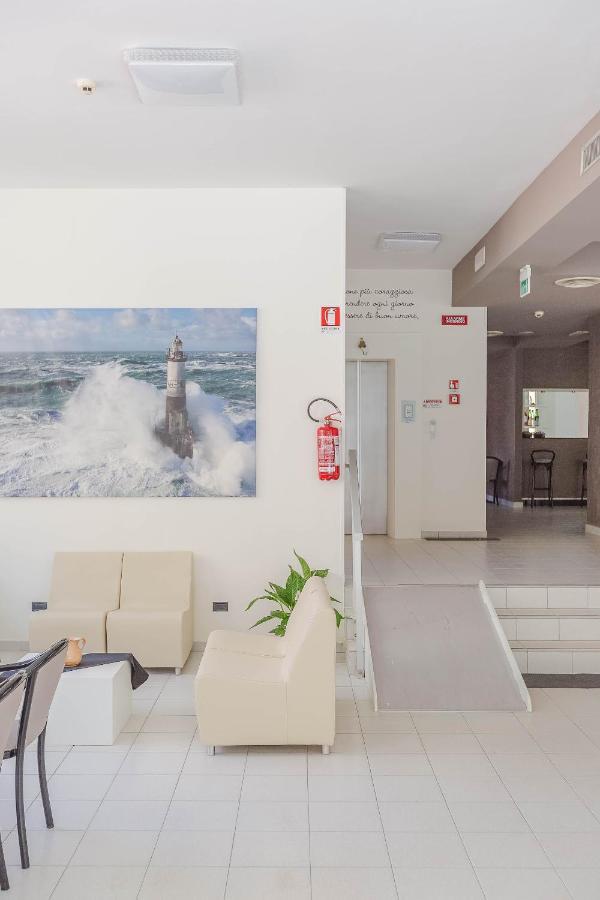 Hotel Confort ريميني المظهر الخارجي الصورة
