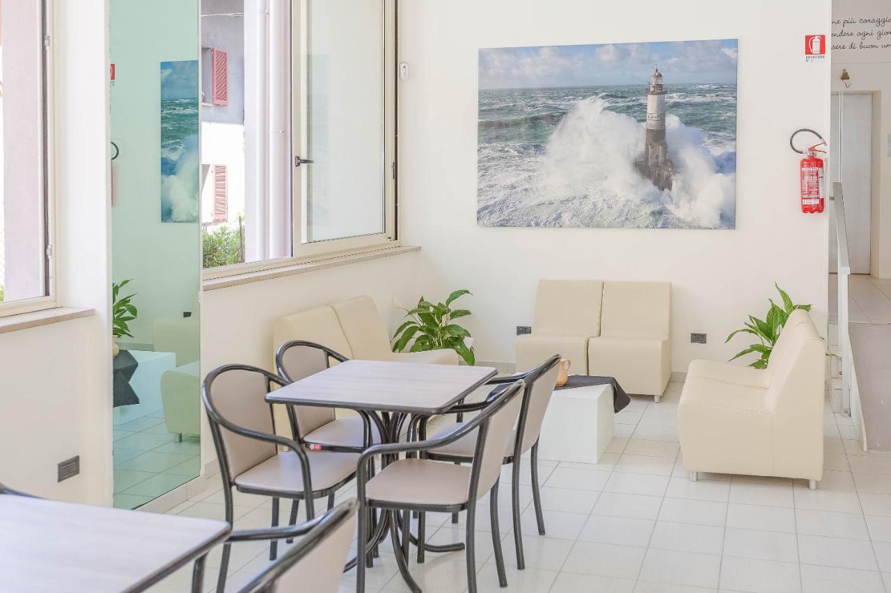 Hotel Confort ريميني المظهر الخارجي الصورة