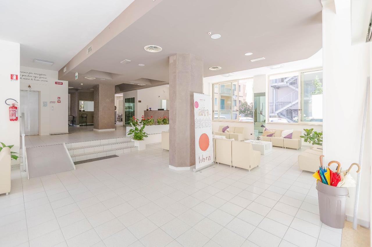 Hotel Confort ريميني المظهر الخارجي الصورة