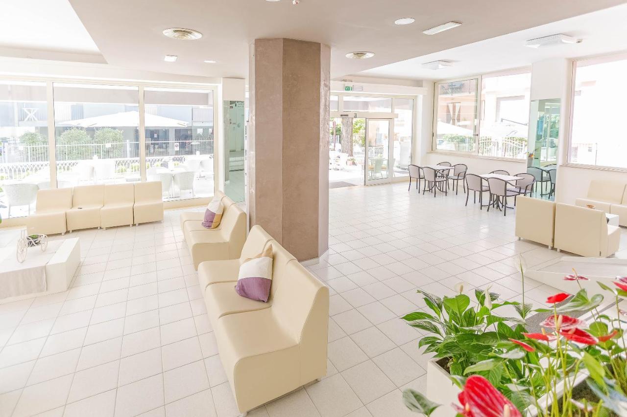 Hotel Confort ريميني المظهر الخارجي الصورة