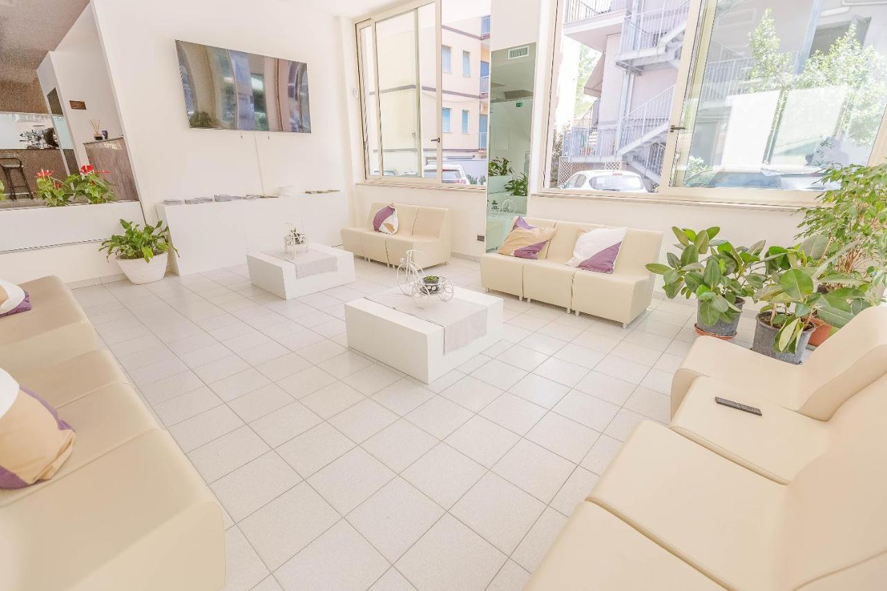 Hotel Confort ريميني المظهر الخارجي الصورة