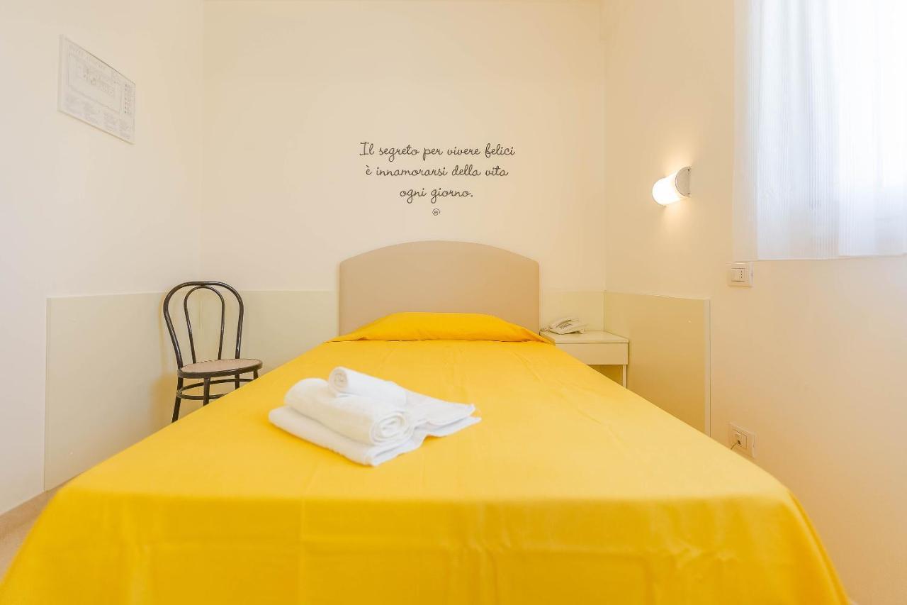 Hotel Confort ريميني المظهر الخارجي الصورة