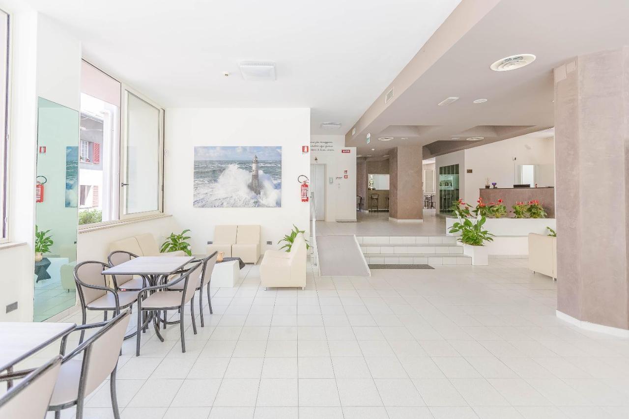 Hotel Confort ريميني المظهر الخارجي الصورة