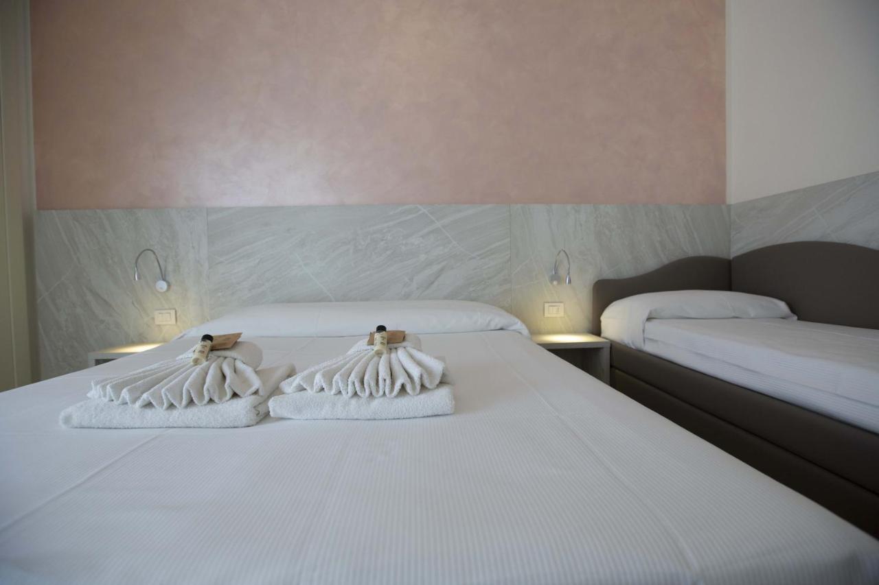 Hotel Confort ريميني المظهر الخارجي الصورة
