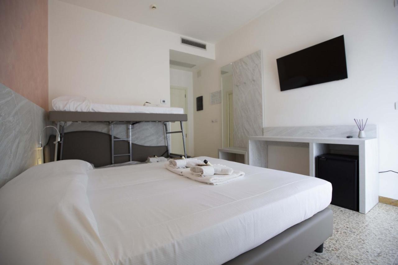 Hotel Confort ريميني المظهر الخارجي الصورة