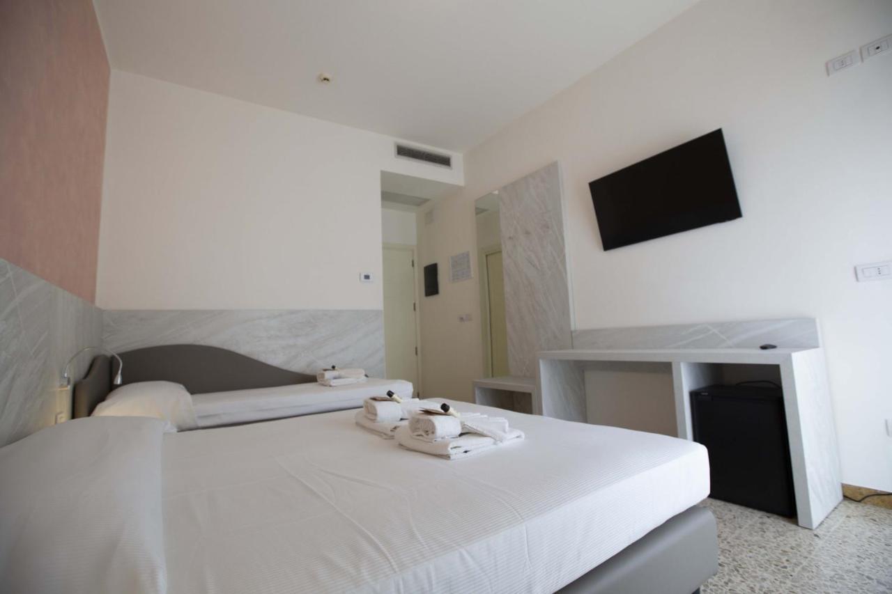 Hotel Confort ريميني المظهر الخارجي الصورة