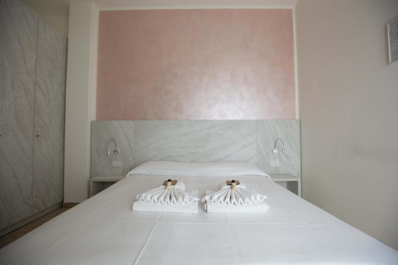 Hotel Confort ريميني المظهر الخارجي الصورة