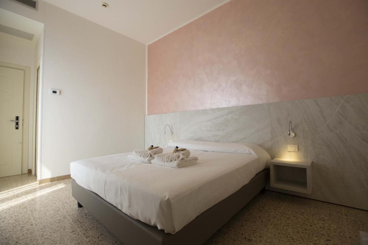 Hotel Confort ريميني المظهر الخارجي الصورة