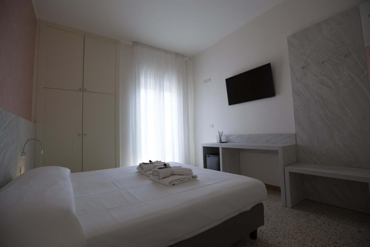 Hotel Confort ريميني المظهر الخارجي الصورة