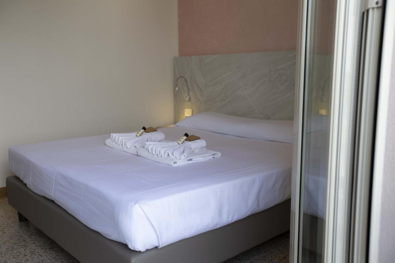 Hotel Confort ريميني المظهر الخارجي الصورة