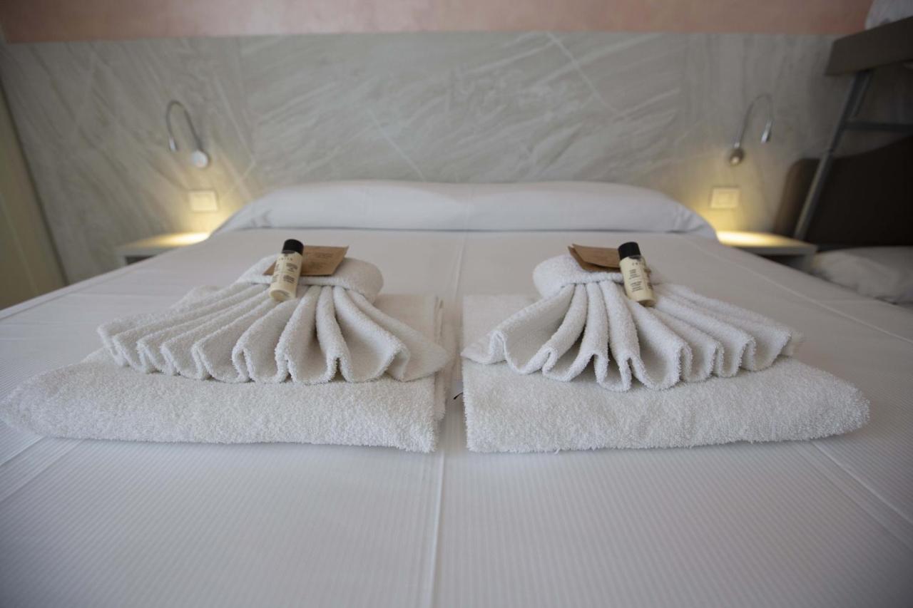 Hotel Confort ريميني المظهر الخارجي الصورة