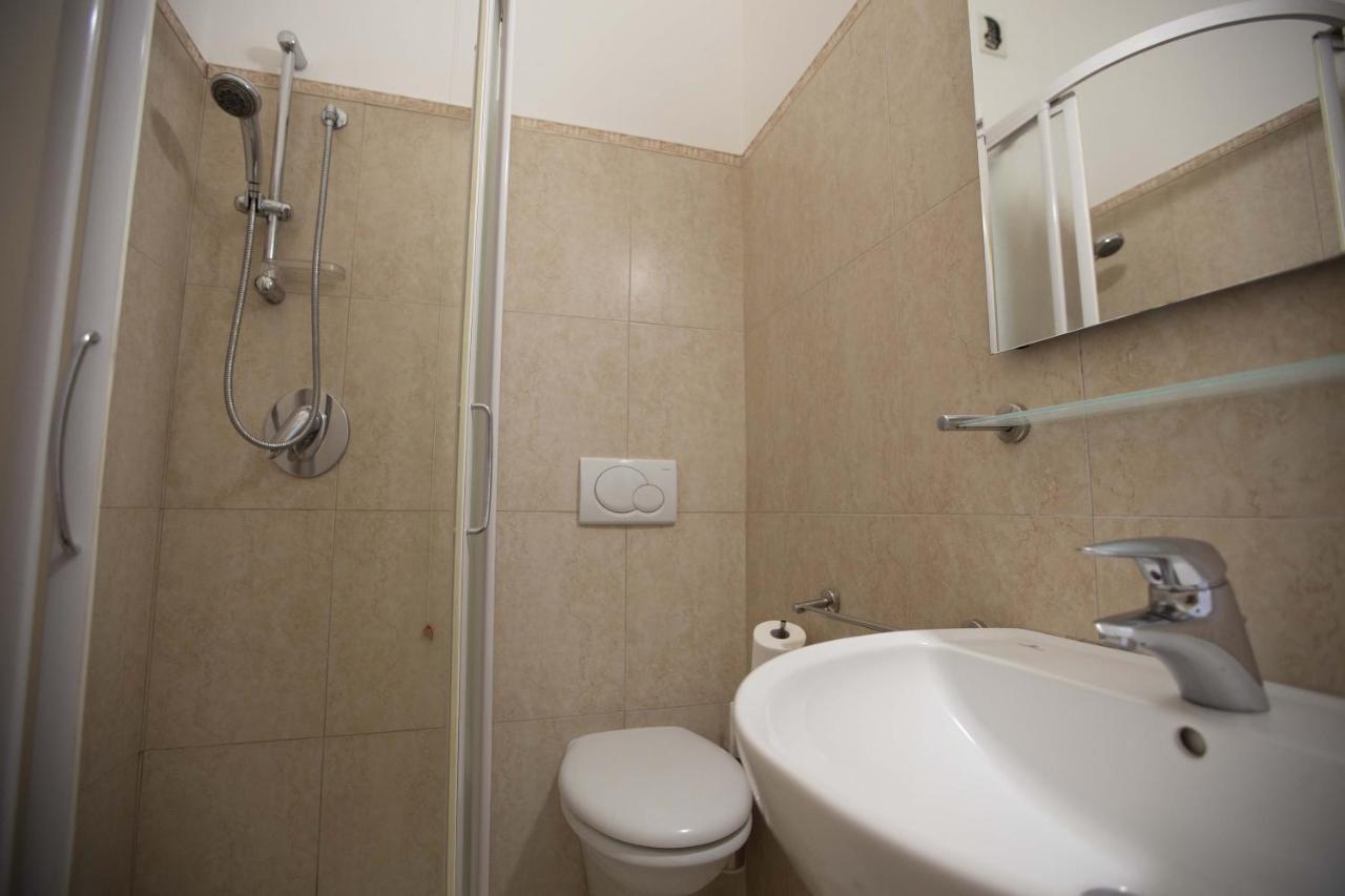 Hotel Confort ريميني المظهر الخارجي الصورة