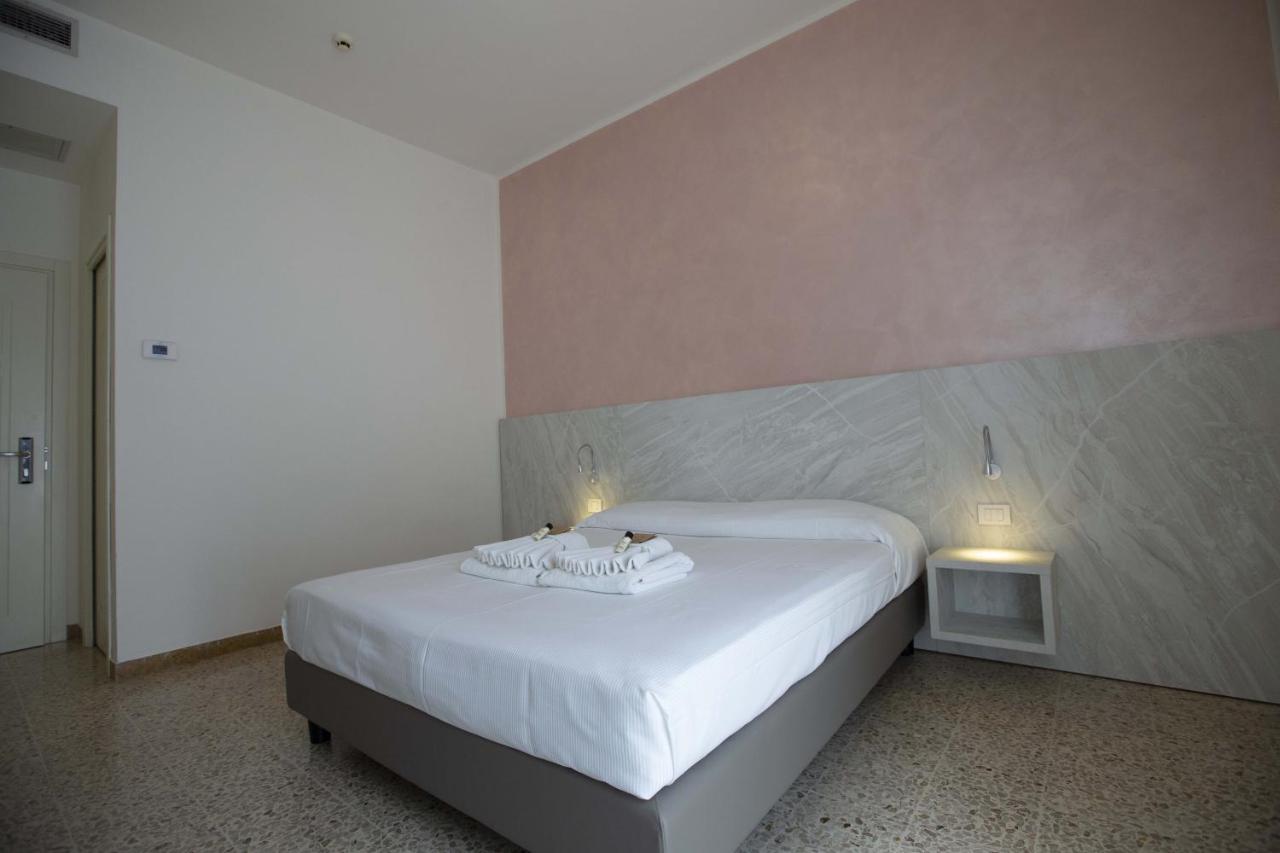 Hotel Confort ريميني المظهر الخارجي الصورة
