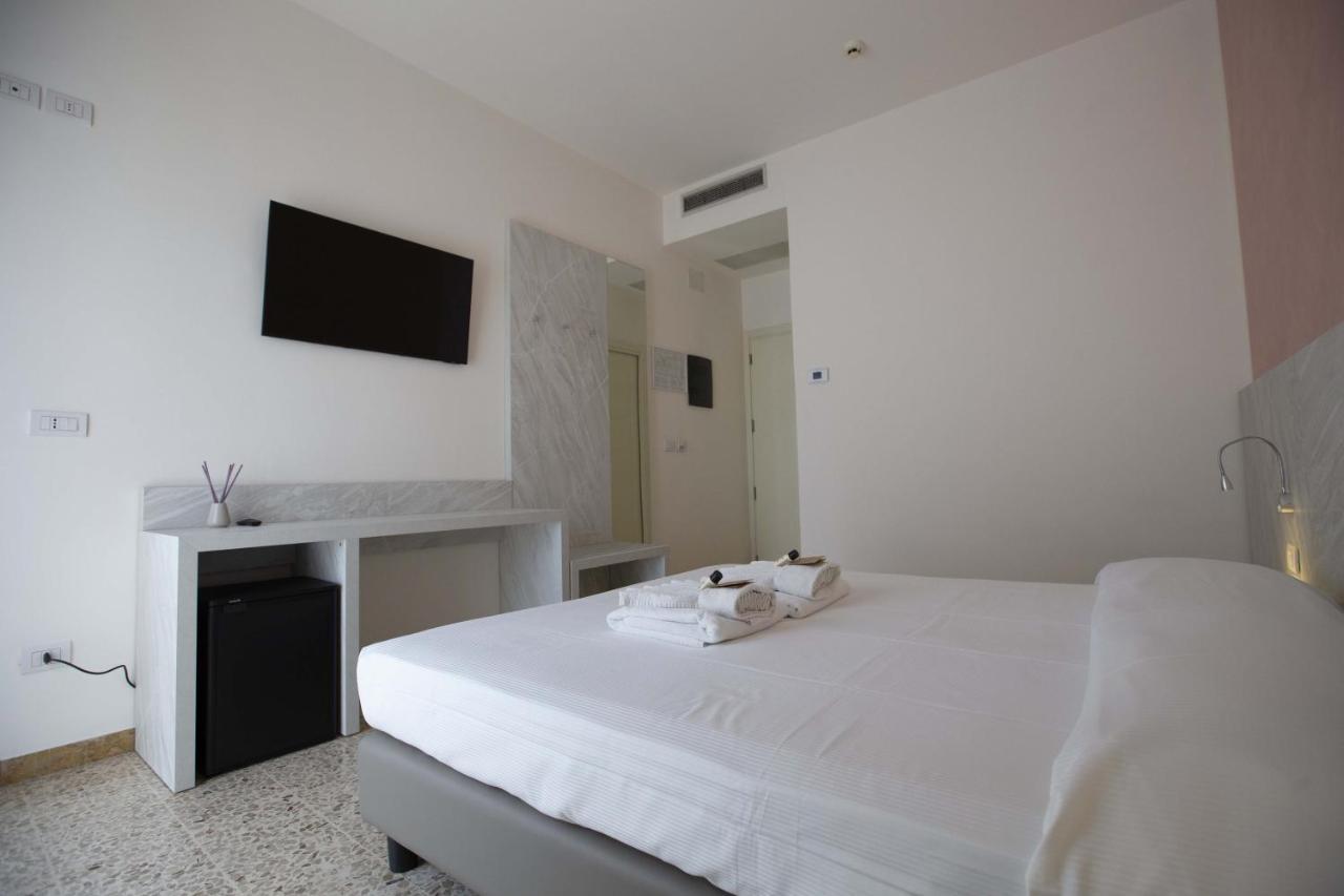 Hotel Confort ريميني المظهر الخارجي الصورة